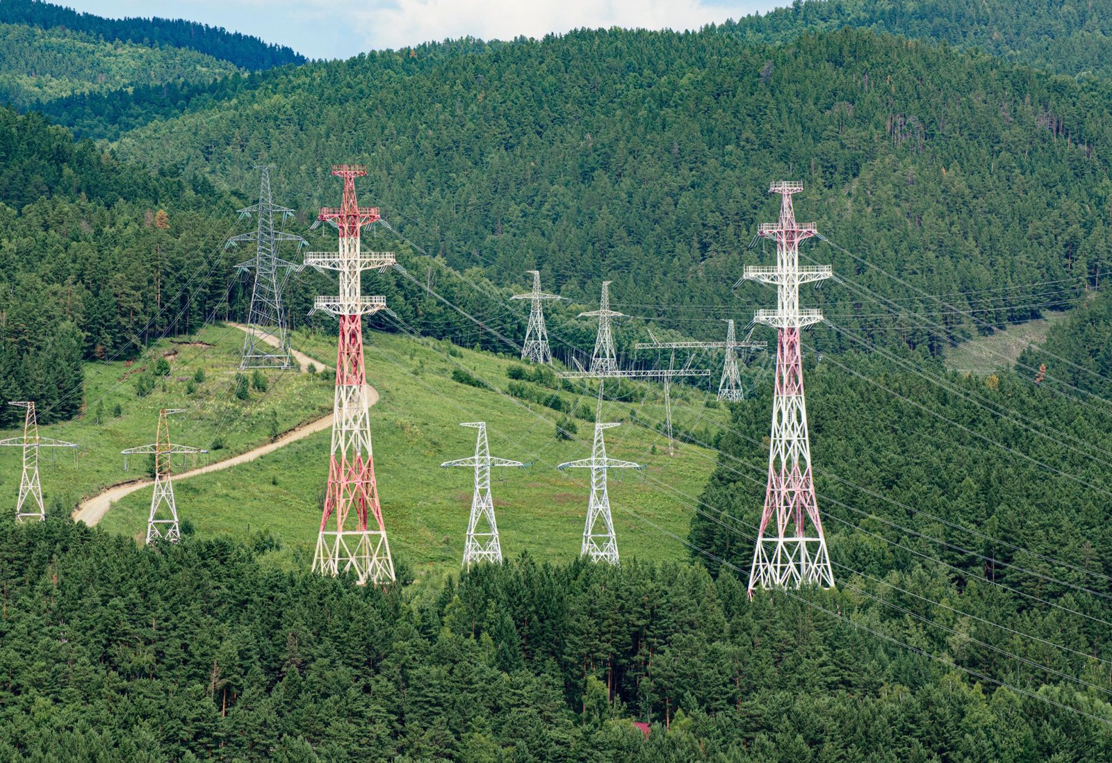 India Surpassed RE Installation Targets. Now Comes the Hard Part